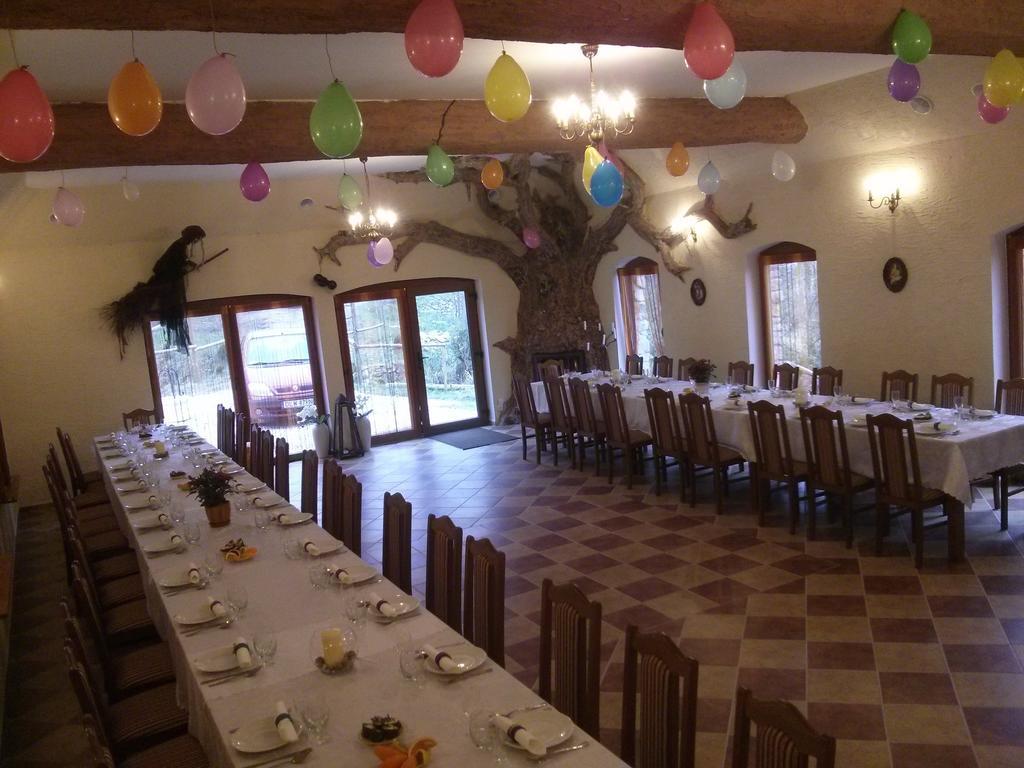 Bed and Breakfast Zbojna Debra Ґолеюв Екстер'єр фото