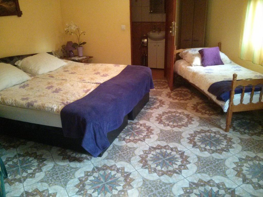 Bed and Breakfast Zbojna Debra Ґолеюв Номер фото